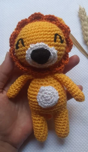 Muñeco amigurumi tejido a crochet